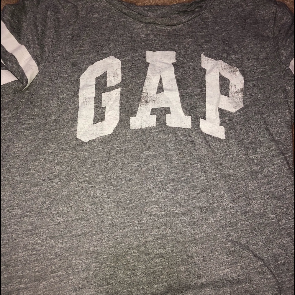 Gap shirt